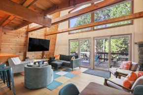 Charming Pinecrest Cabin with Private Deck